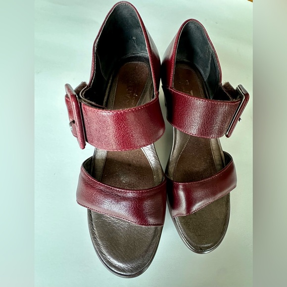 NAOT  Women’s Red Leather Open Toe Shoes Size 6 or 36 - Picture 4 of 7